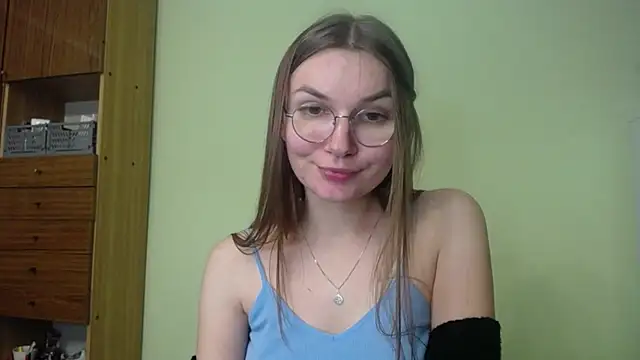 LooveELLYx online show from 12.03.24