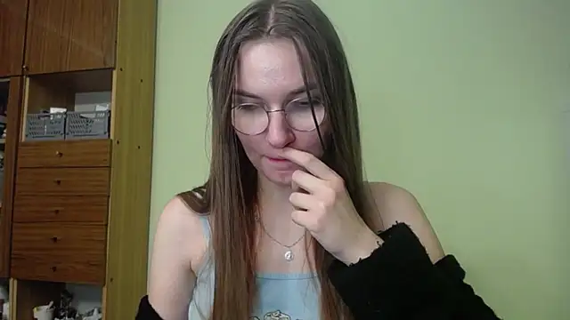 LooveELLYx online show from 12.05.24