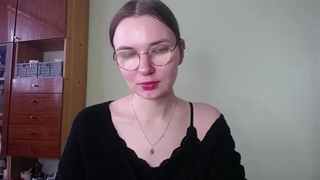 LooveELLYx online show from 12.06.24