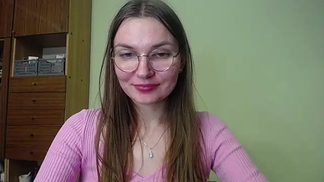 LooveELLYx online show from 12.10.24
