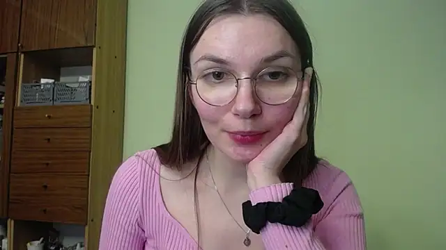 LooveELLYx online show from 12.10.24