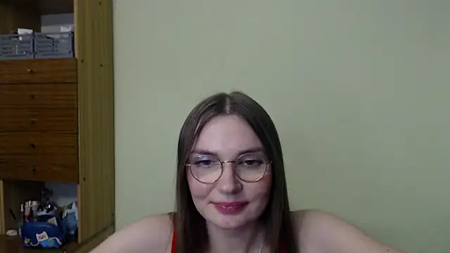 LooveELLYx online show from 12.18.24
