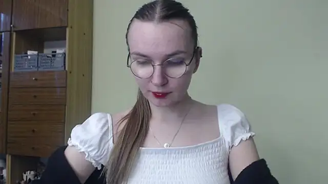 LooveELLYx online show from 12.20.24