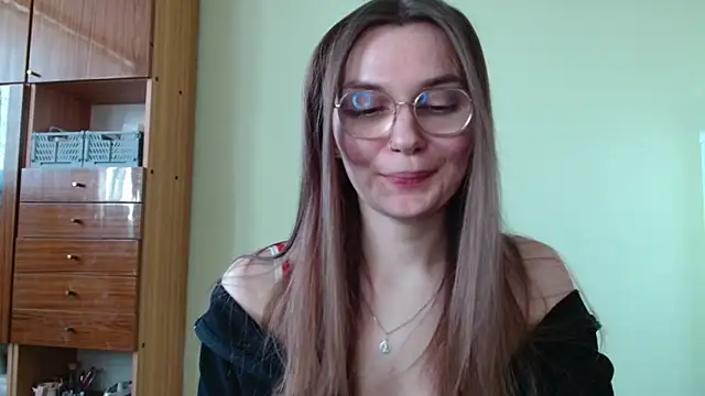 LooveELLYx online show from 03.10.25