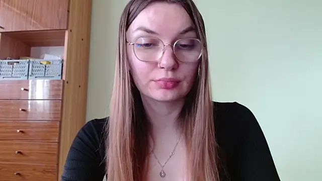 LooveELLYx online show from 03.24.26