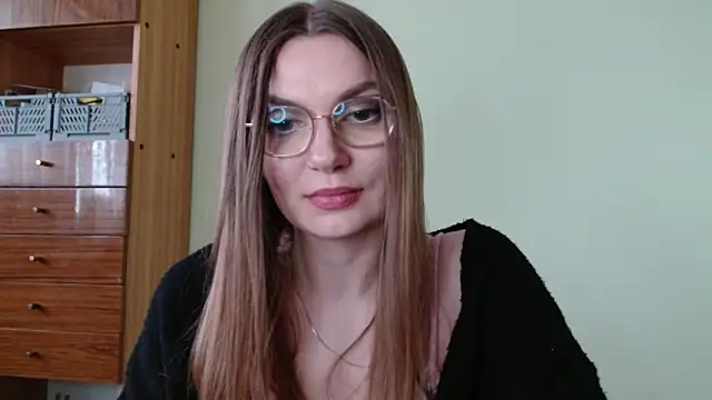 LooveELLYx online show from 03.25.26