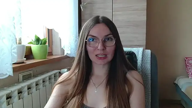 Snapshot of LooveELLYx chatting on 07.20.26 LooveELLYx online show from 07.20.26