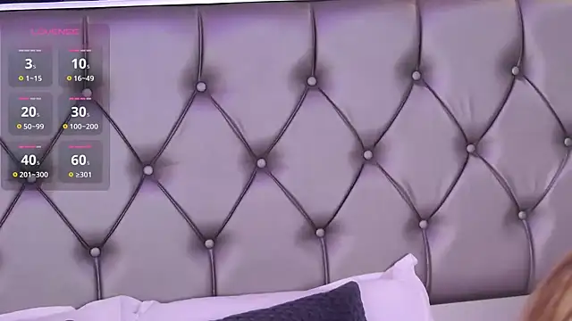 Snapshot of MayaHale chatting on 09.11.25 MayaHale online show from 09.11.25