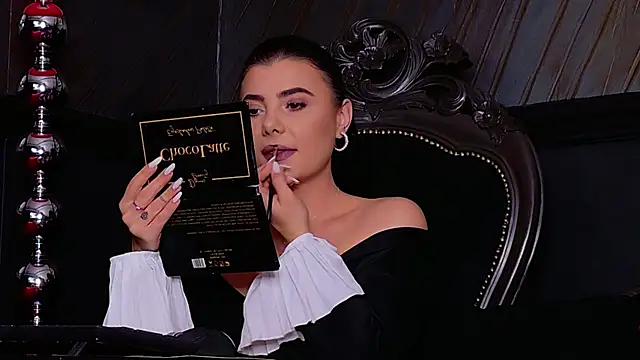 Snapshot of MistressEly chatting on 07.06.26 MistressEly online show from 07.06.26