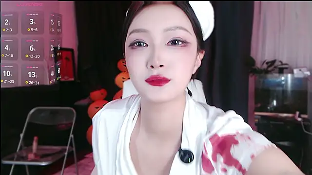 Snapshot of Candice-99 chatting on 11.01.25 Candice-99 online show from 11.01.25