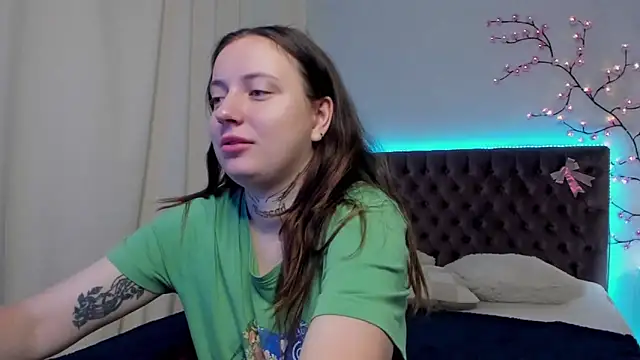 Snapshot of LilaVame chatting on 09.14.25 LilaVame online show from 09.14.25