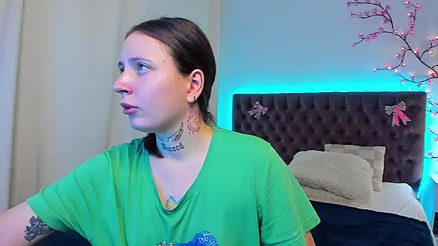 Snapshot of LilaVame chatting on 10.08.25 LilaVame online show from 10.08.25