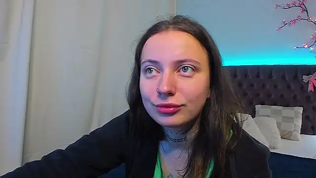 Snapshot of LilaVame chatting on 10.09.25 LilaVame online show from 10.09.25