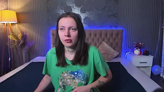 Snapshot of LilaVame chatting on 10.23.25 LilaVame online show from 10.23.25