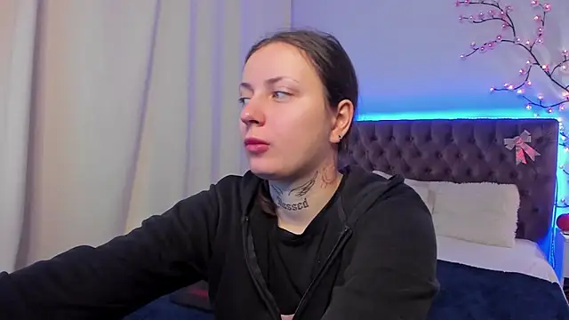 Snapshot of LilaVame chatting on 11.08.25 LilaVame online show from 11.08.25