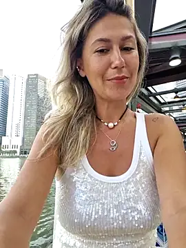 CelynaRoss online show from 02.27.26