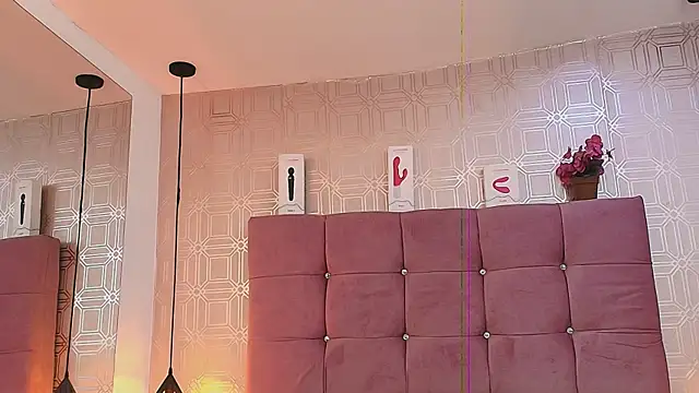 LexieBloom online show from 10.20.25