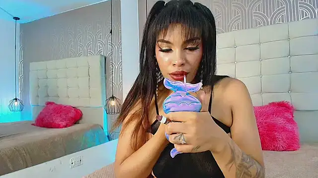 LexieBloom online show from 04.19.26