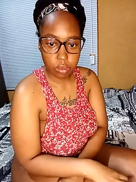 Snapshot of PreggyBunny chatting on 10.18.25 PreggyBunny online show from 10.18.25