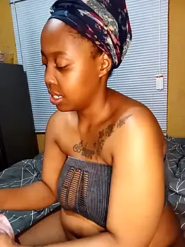 Snapshot of PreggyBunny chatting on 10.24.25 PreggyBunny online show from 10.24.25