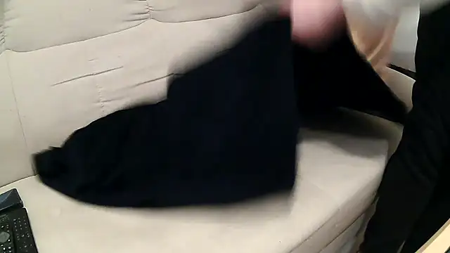 Lavastrom3 online show from 12.20.25