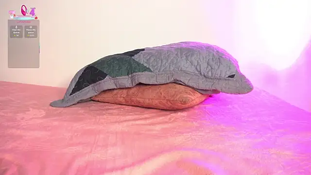 Snapshot of pocahotass_11 chatting on 10.29.25 pocahotass 11 online show from 10.29.25