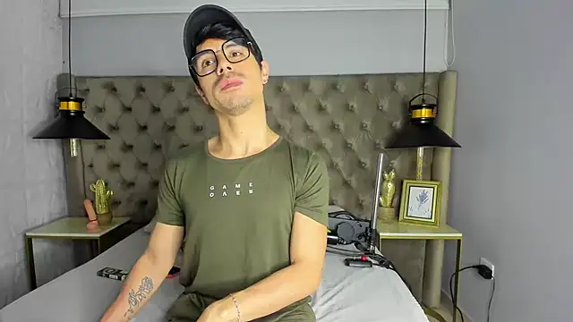 BryCams3 online show from 09.19.25
