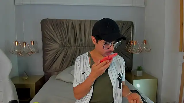 BryCams3 online show from 09.20.25