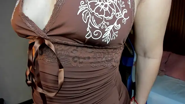 Snapshot of cristina_gallardo chatting on 02.27.26 cristina gallardo online show from 02.27.26