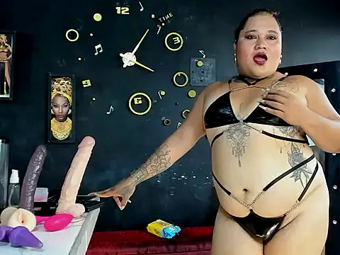 Snapshot of Kat_Valen chatting on 10.11.25 Kat Valen online show from 10.11.25