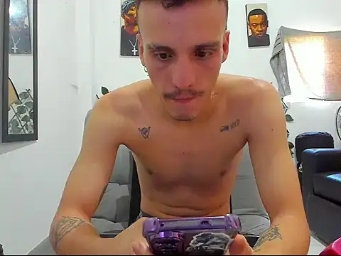 Snapshot of Latins_Boss chatting on 07.14.26 Latins Boss online show from 07.14.26