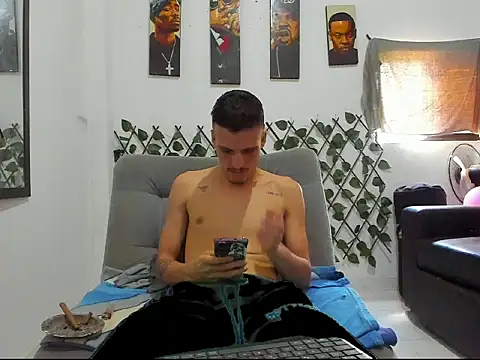 Snapshot of Latins_Boss chatting on 07.28.26 Latins Boss online show from 07.28.26