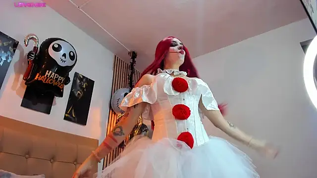 alesziarose online show from 10.31.25