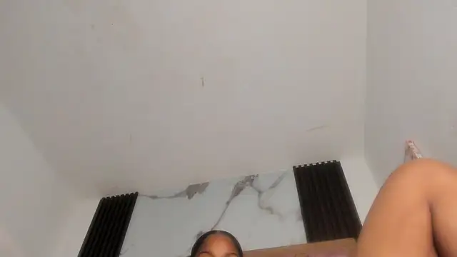 Snapshot of kandy_bronw chatting on 10.01.25 kandy bronw online show from 10.01.25