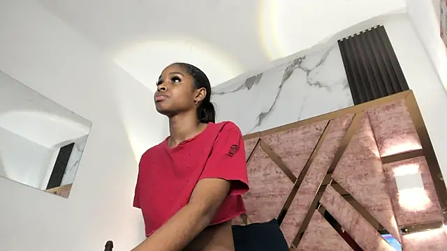 Snapshot of kandy_bronw chatting on 10.09.25 kandy bronw online show from 10.09.25