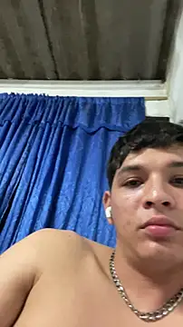 Snapshot of RobinLenoxx chatting on 11.08.25 RobinLenoxx online show from 11.08.25