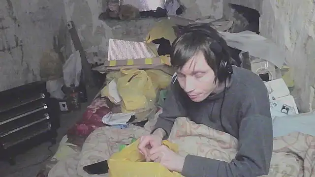 Snapshot of makarov1993 chatting on 04.24.26 makarov1993 online show from 04.24.26