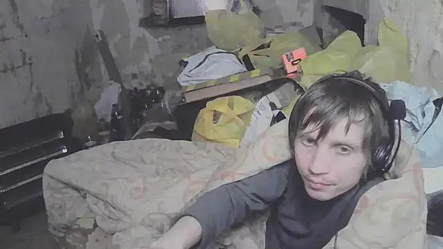 Snapshot of makarov1993 chatting on 04.29.26 makarov1993 online show from 04.29.26