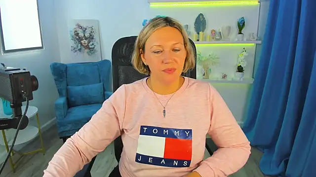 NinaStarle online show from 10.12.25