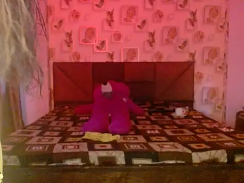 Snapshot of BABY_RANI_ chatting on 09.18.25 BABY RANI online show from 09.18.25