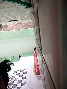 Snapshot of JHILMIL chatting on 10.19.25 JHILMIL online show from 10.19.25