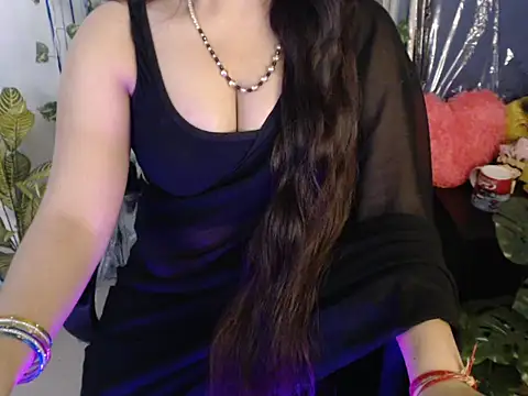 Snapshot of anika_bold chatting on 10.29.25 anika bold online show from 10.29.25