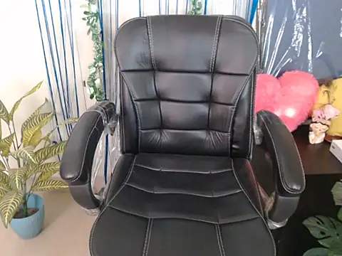 Snapshot of anika_bold chatting on 11.09.25 anika bold online show from 11.09.25