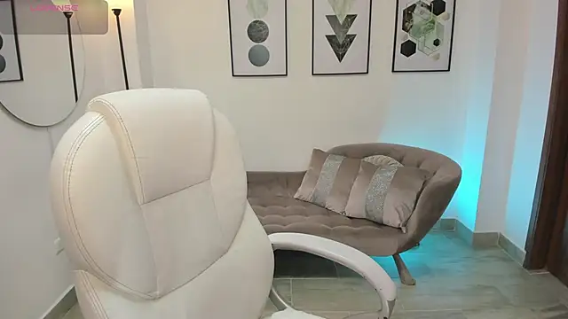 Snapshot of dafne_hills chatting on 09.27.25 dafne hills online show from 09.27.25