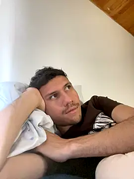 Snapshot of Michaell_Spinelly chatting on 09.26.25 Michaell Spinelly online show from 09.26.25