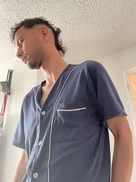 Snapshot of Michaell_Spinelly chatting on 10.02.25 Michaell Spinelly online show from 10.02.25