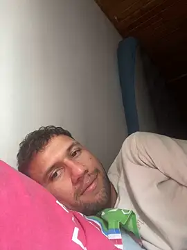 Snapshot of Michaell_Spinelly chatting on 10.11.25 Michaell Spinelly online show from 10.11.25