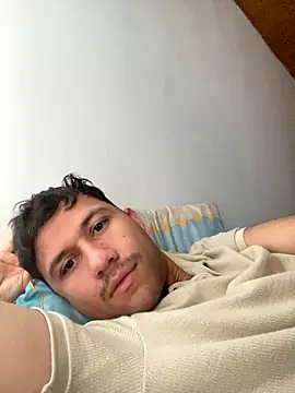 Snapshot of Michaell_Spinelly chatting on 11.02.25 Michaell Spinelly online show from 11.02.25