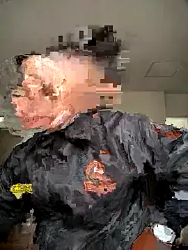 Snapshot of Manu0586 chatting on 10.08.25 Manu0586 online show from 10.08.25