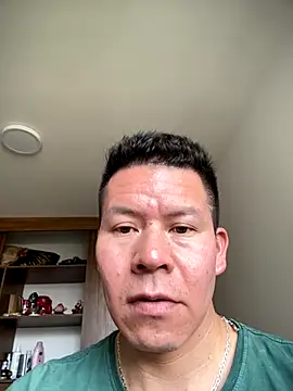 Snapshot of Manu0586 chatting on 10.18.25 Manu0586 online show from 10.18.25